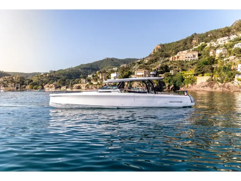 Slide: The Image of Axopar 45 SUN-TOP 2026 - 2