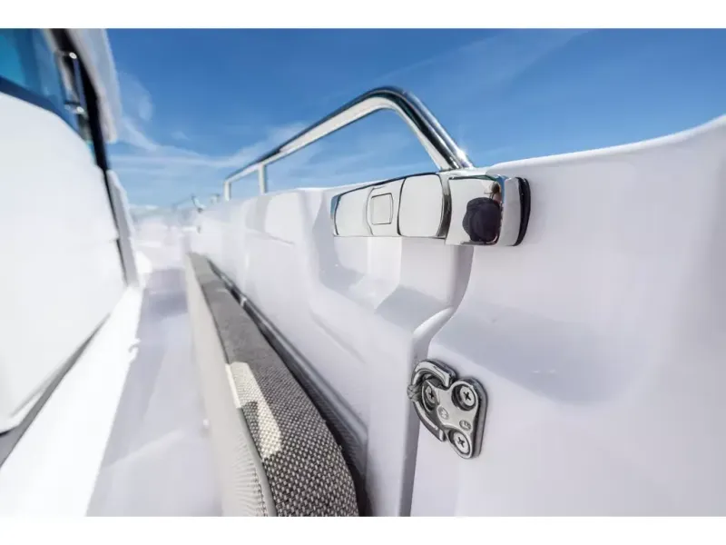 Slide: The Image of Axopar 45 XC CROSS CABIN 2026 - 10