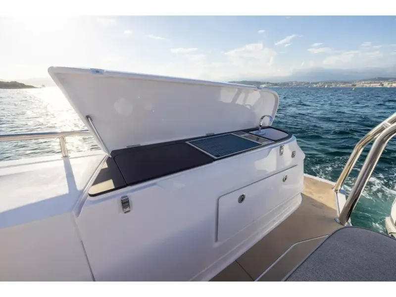 Slide: The Image of Axopar 45 XC CROSS CABIN 2026 - 28