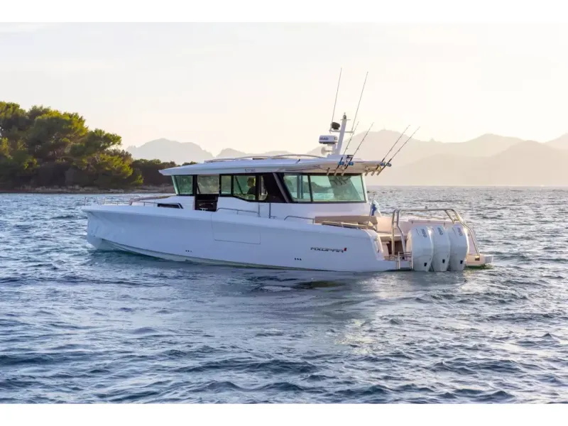 Slide: The Image of Axopar 45 XC CROSS CABIN 2026 - 3