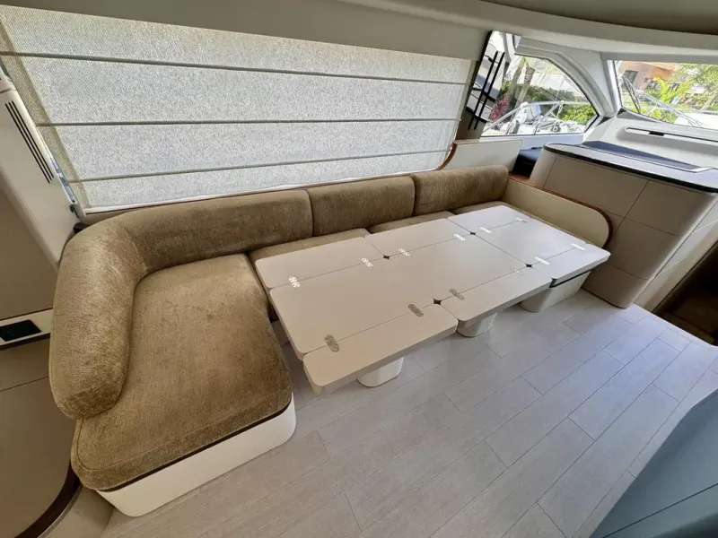 Slide: The Image of Azimut FLY 68 2025 - 16