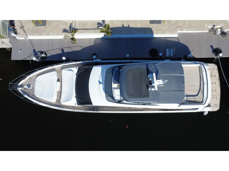 Slide: The Image of Azimut FLY 68 2025 - 3