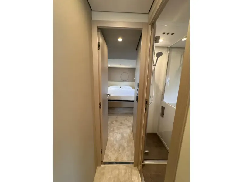 Slide: The Image of Azimut FLY 68 2025 - 35