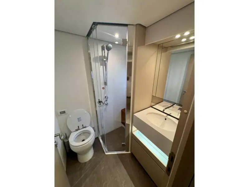 Slide: The Image of Azimut FLY 68 2025 - 37