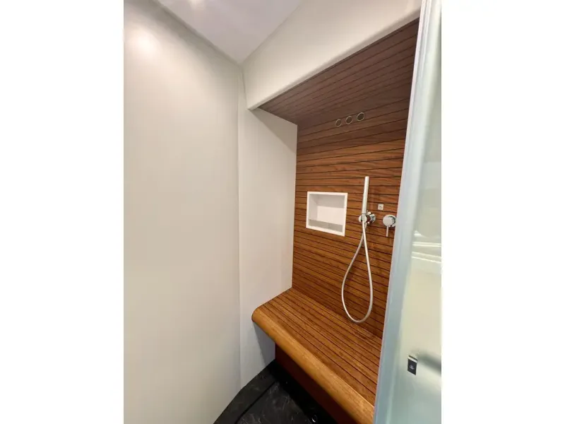 Slide: The Image of Azimut FLY 68 2025 - 46