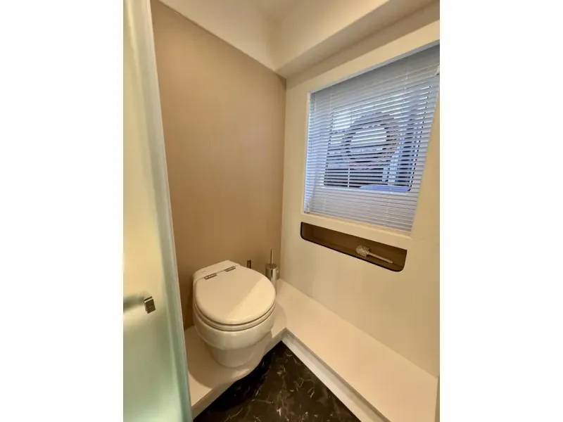 Slide: The Image of Azimut FLY 68 2025 - 47