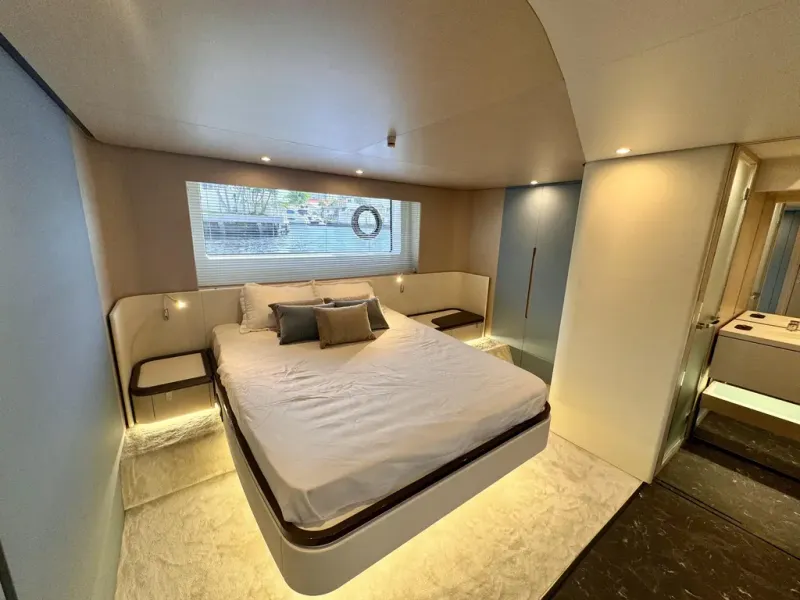 Slide: The Image of Azimut FLY 68 2025 - 50