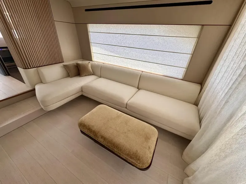 Slide: The Image of Azimut FLY 68 2025 - 51