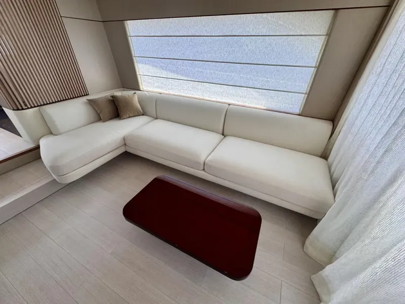 Slide: The Image of Azimut FLY 68 2025 - 52