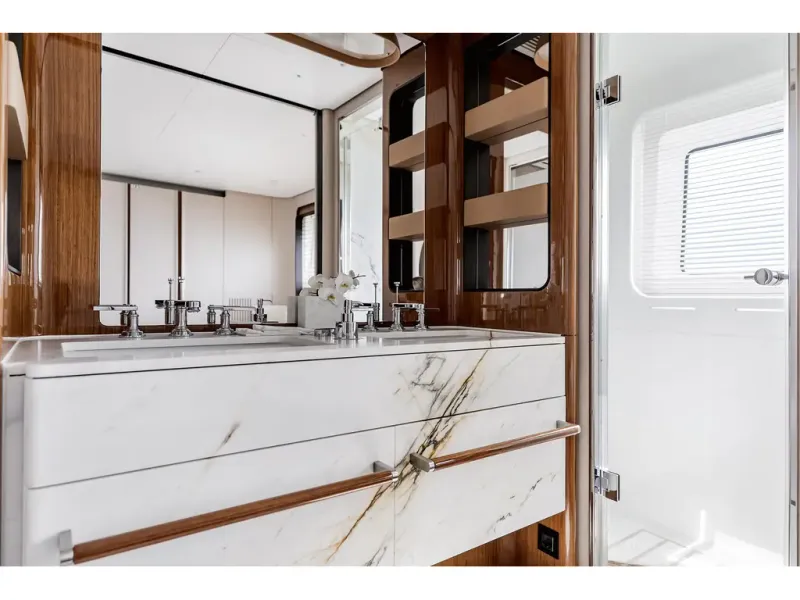 Slide: The Image of Azimut GRANDE 36M 2026 - 25