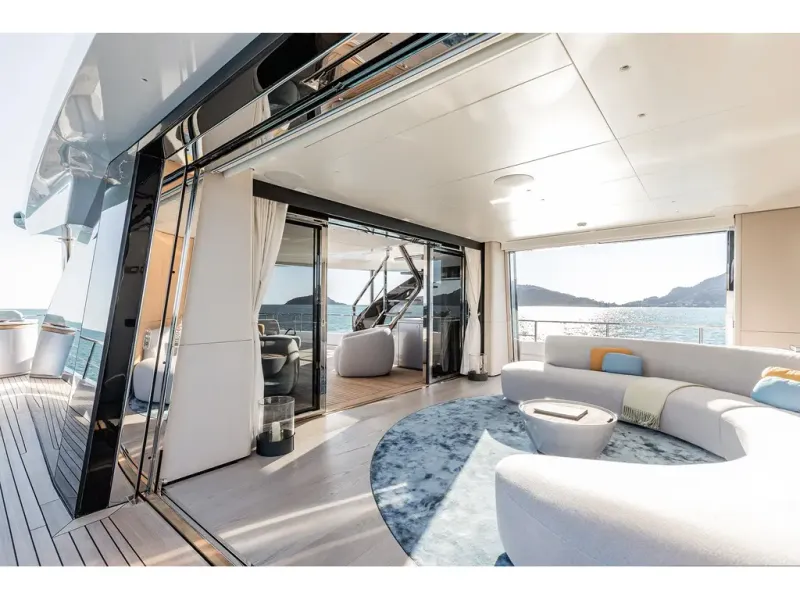 Slide: The Image of Azimut GRANDE 36M 2026 - 33