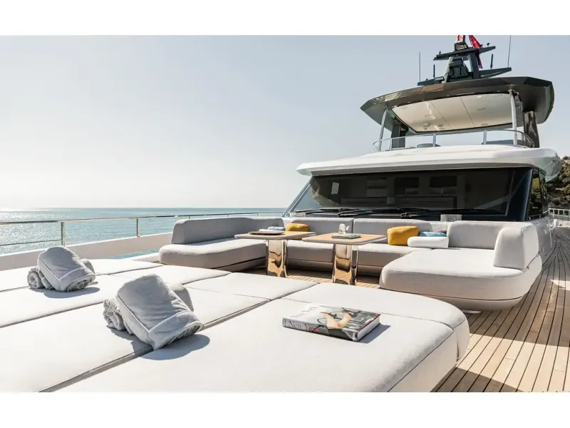 Slide: The Image of Azimut GRANDE 36M 2026 - 7
