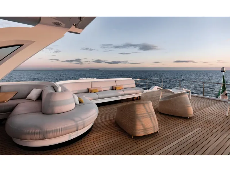 Slide: The Image of Azimut GRANDE 32M 2026 - 14