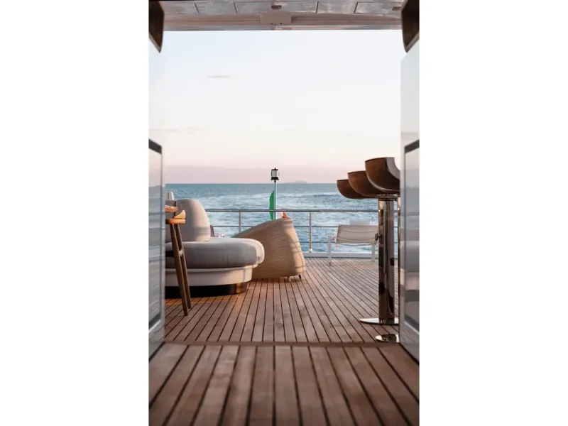 Slide: The Image of Azimut GRANDE 32M 2026 - 15