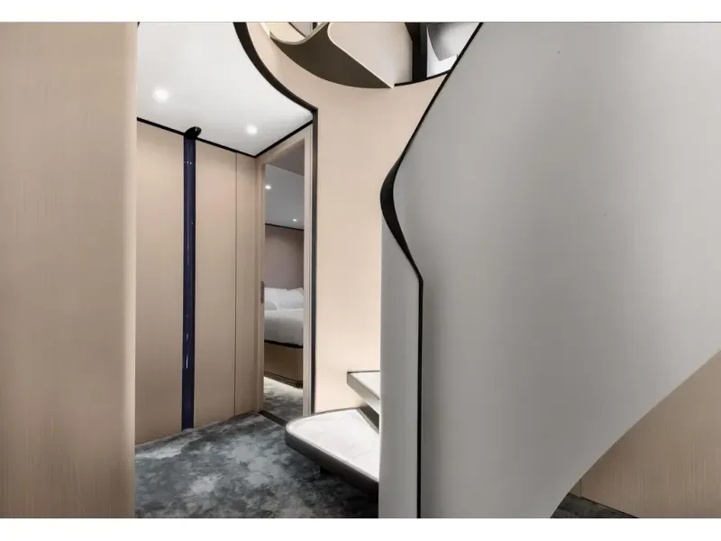 Slide: The Image of Azimut GRANDE 32M 2026 - 19