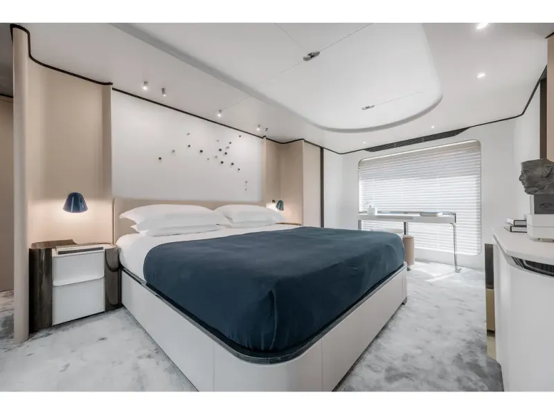 Slide: The Image of Azimut GRANDE 32M 2026 - 21