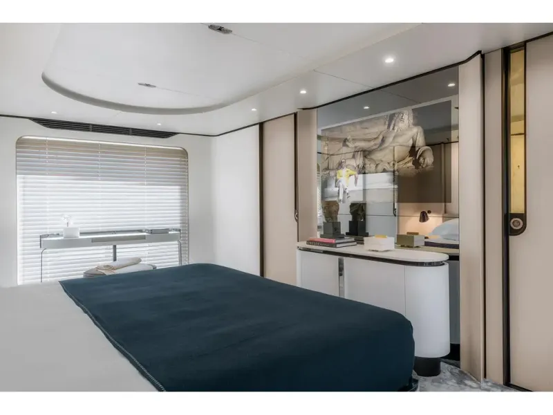 Slide: The Image of Azimut GRANDE 32M 2026 - 23