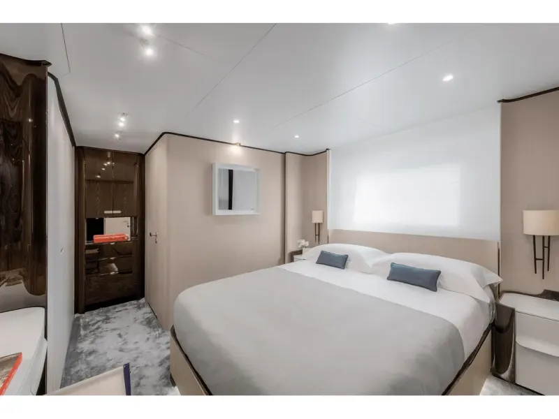 Slide: The Image of Azimut GRANDE 32M 2026 - 27