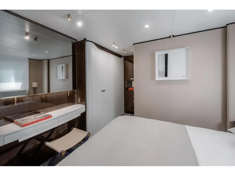 Slide: The Image of Azimut GRANDE 32M 2026 - 28