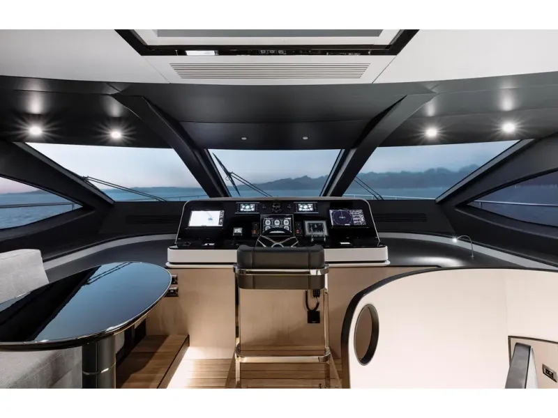 Slide: The Image of Azimut GRANDE 32M 2026 - 32