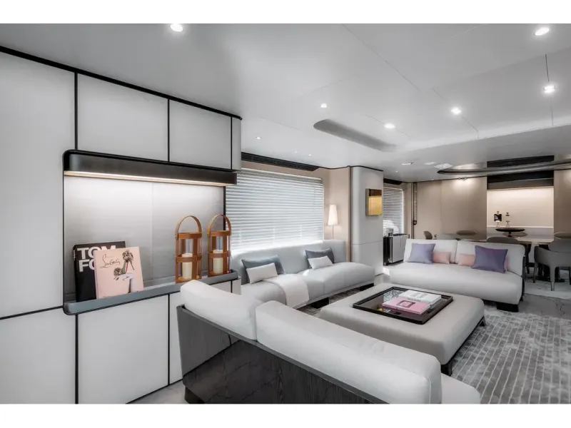 Slide: The Image of Azimut GRANDE 32M 2026 - 34