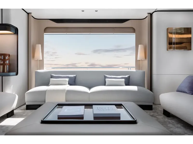 Slide: The Image of Azimut GRANDE 32M 2026 - 36