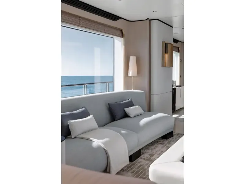 Slide: The Image of Azimut GRANDE 32M 2026 - 38