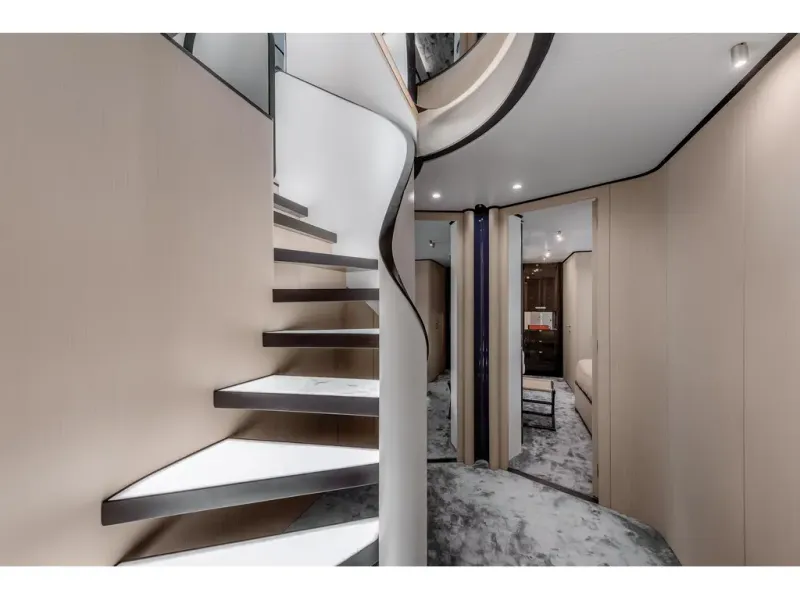 Slide: The Image of Azimut GRANDE 32M 2026 - 44