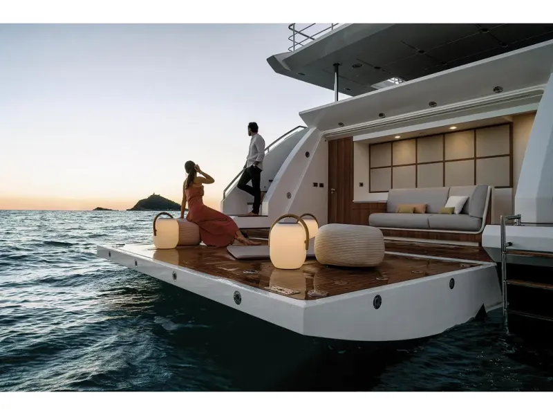 Slide: The Image of Azimut GRANDE 32M 2026 - 6