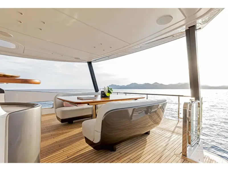 Slide: The Image of Azimut GRANDE 26M 2026 - 16