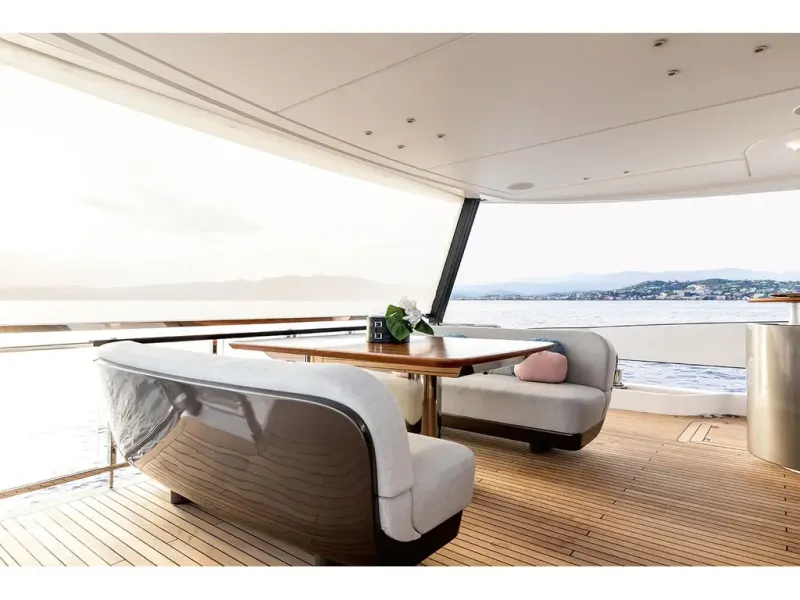 Slide: The Image of Azimut GRANDE 26M 2026 - 18