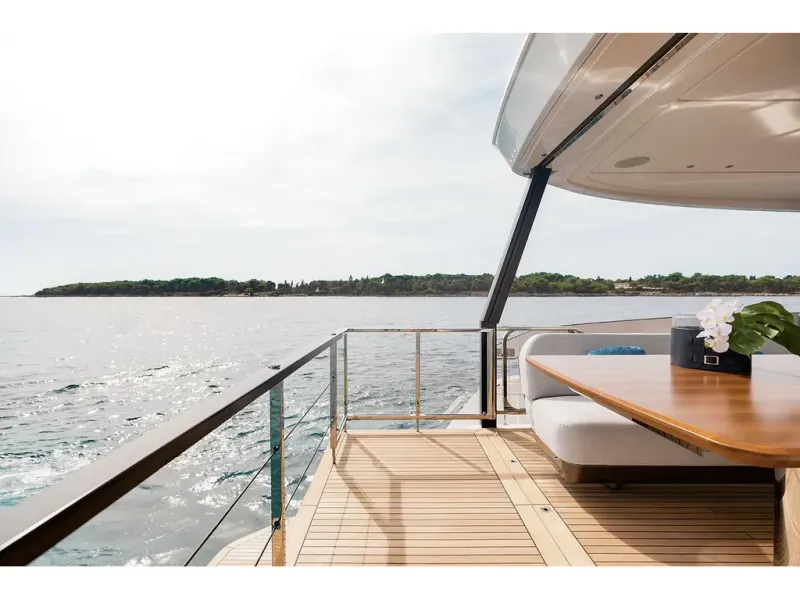 Slide: The Image of Azimut GRANDE 26M 2026 - 24