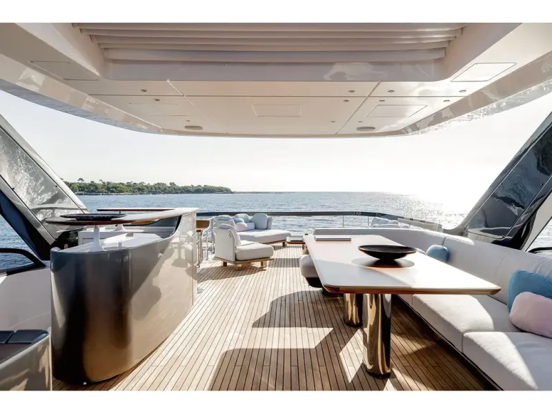 Slide: The Image of Azimut GRANDE 26M 2026 - 31