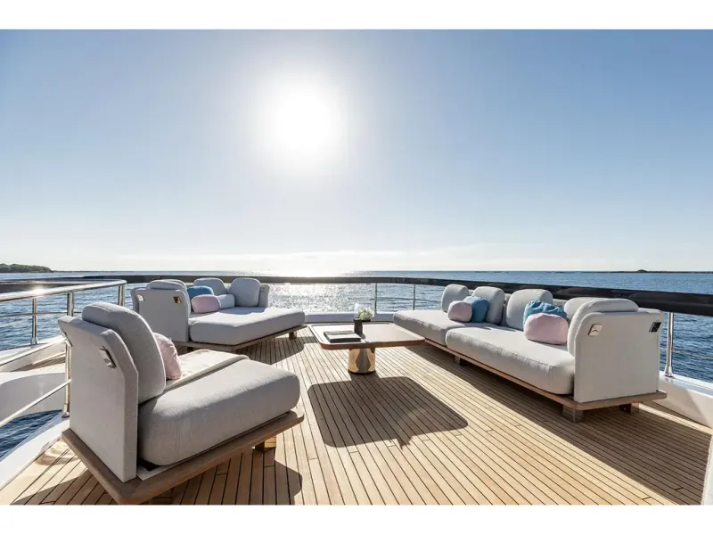 Slide: The Image of Azimut GRANDE 26M 2026 - 32