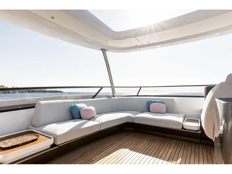 Slide: The Image of Azimut GRANDE 26M 2026 - 34