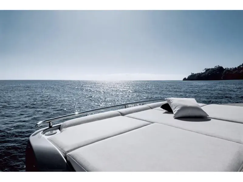 Slide: The Image of Azimut S8 2026 - 2