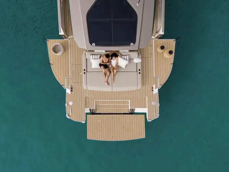 Slide: The Image of Azimut SEADECK 6 2026 - 10