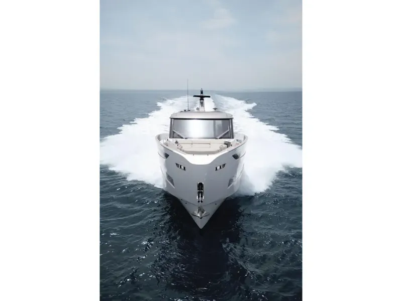 Slide: The Image of Azimut SEADECK 6 2026 - 20