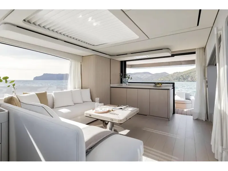 Slide: The Image of Azimut SEADECK 6 2026 - 24