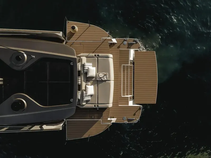 Slide: The Image of Azimut SEADECK 6 2026 - 4