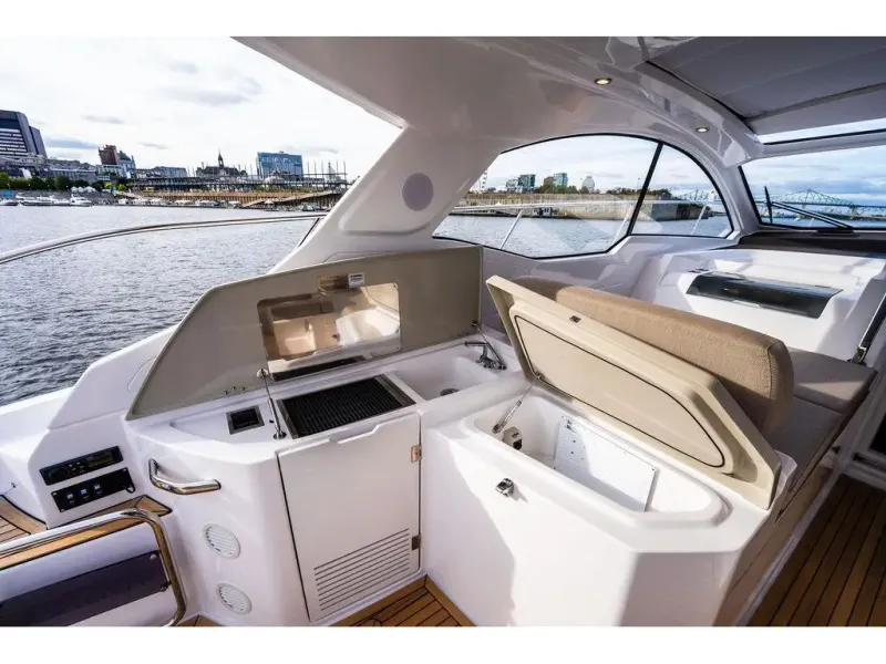 Slide: The Image of Azimut ATLANTIS 45 2025 - 12