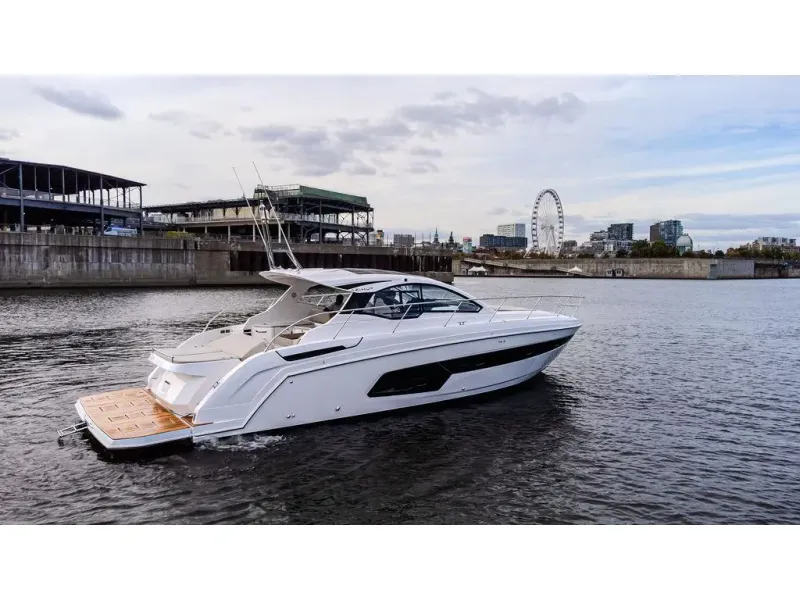 Slide: The Image of Azimut ATLANTIS 45 2025 - 4