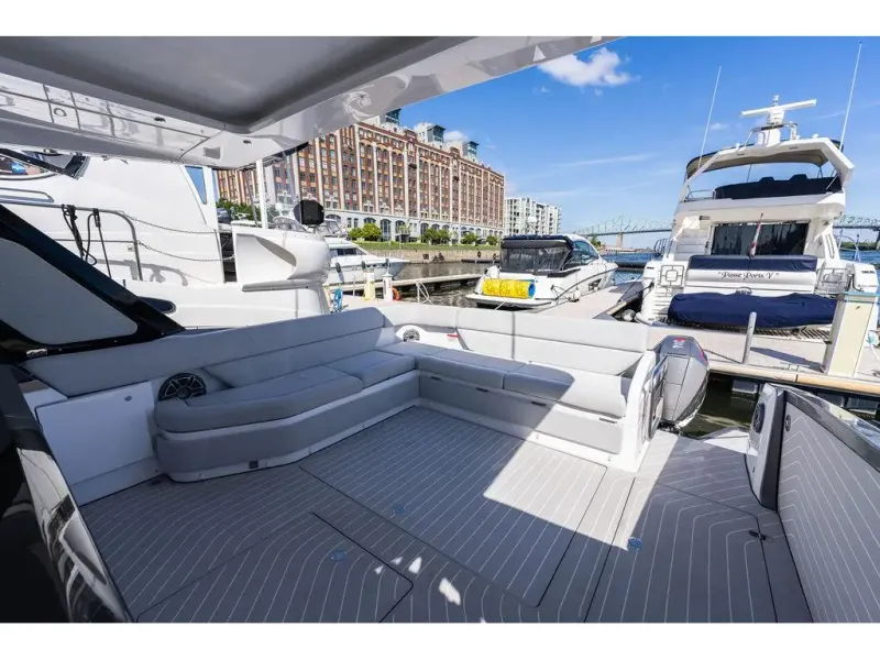 Slide: The Image of Azimut VERVE 47 2023 - 15