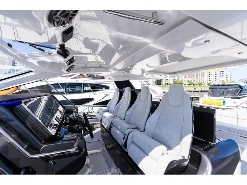 Slide: The Image of Azimut VERVE 47 2023 - 16