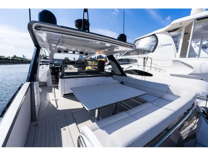 Slide: The Image of Azimut VERVE 47 2023 - 17