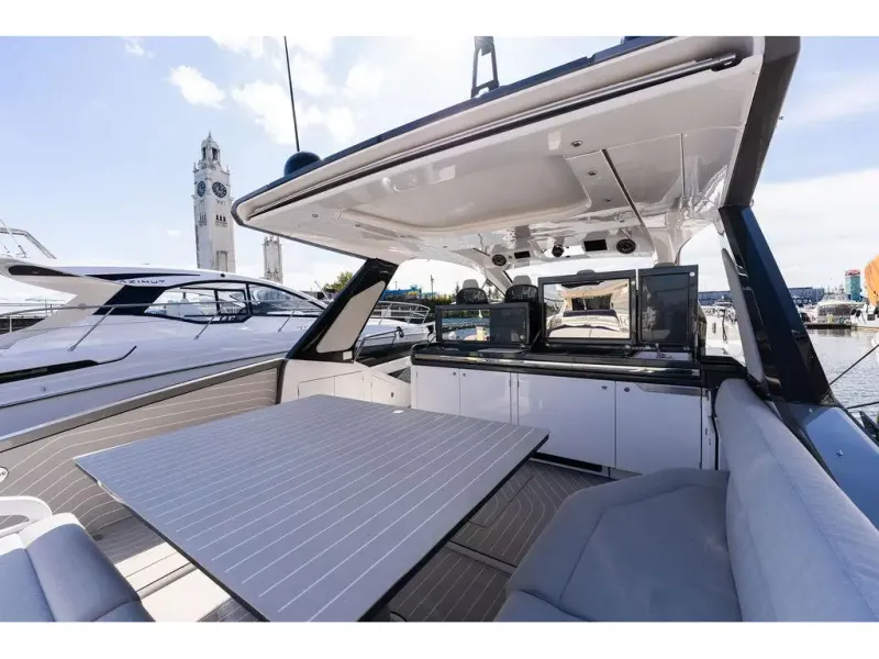 Slide: The Image of Azimut VERVE 47 2023 - 21