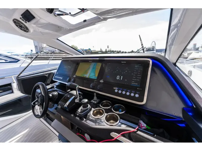 Slide: The Image of Azimut VERVE 47 2023 - 26