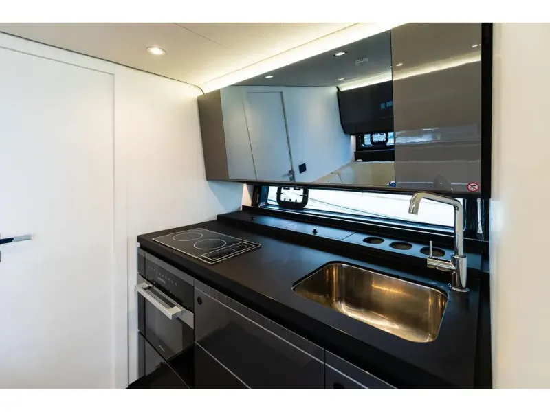 Slide: The Image of Azimut VERVE 47 2023 - 33