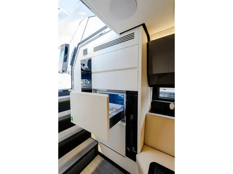 Slide: The Image of Azimut VERVE 47 2023 - 35