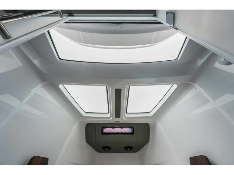 Slide: The Image of Axopar 37 XC CROSS CABIN 2022 - 29